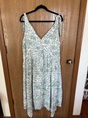 Listicle White and Sage Floral Tie-Shoulder Midi Dress